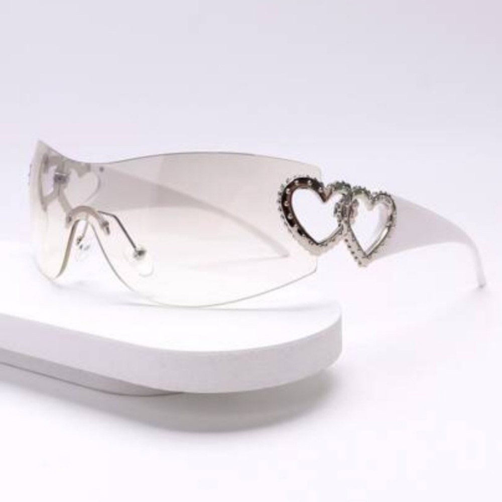 NWOT Fashion Glasses With Hearts